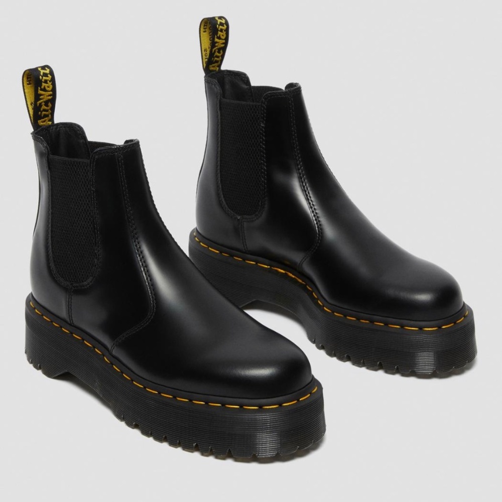 Dr. Marten 2976 SMOOTH LEATHER PLATFORM CHELSEA BOOTS